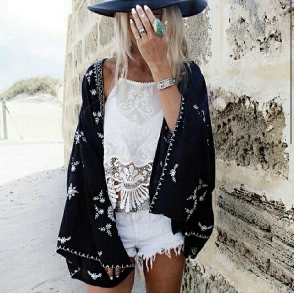 Rare Free People Embroidered Lace Trim Kimono - Picture 3 of 3